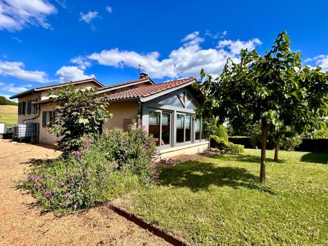 RARE SUR LA COMMUNE DE OINGT: VUE EXCEPTIONNELLE CALME A