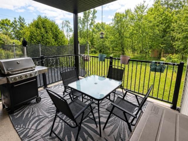 Rare sur le marché – Beau grand 7 1/2 à Fleurimont avec 2 stationnements