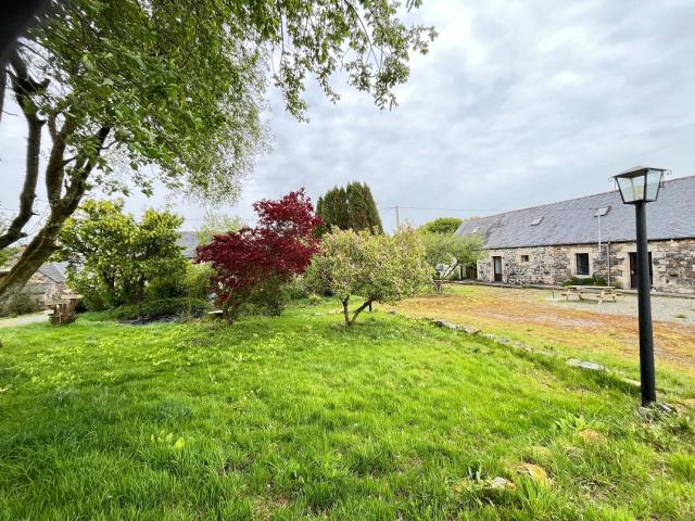 Hameau de caractère avec fort potentiel touristique 670m² La Chapelle Neuve