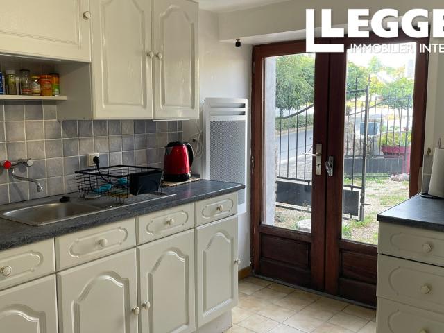 Rare sur le marché – Superbe maison en pierre au cœur de La Malhoure !