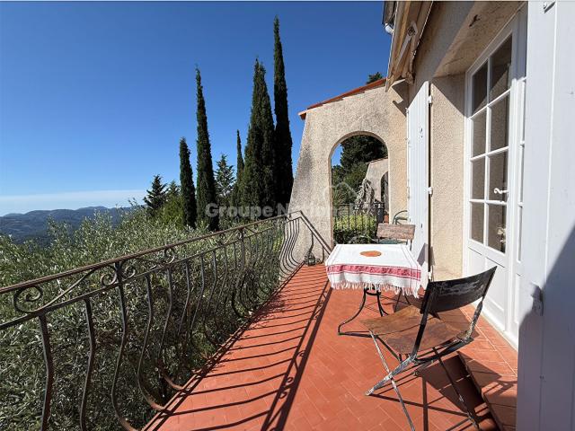 Rare sur le secteur Maison de caractère Le Tignet 4/5pièce s 170 m2