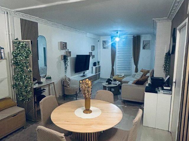 ​ RARE SUR LE SECTEUR – T3 LUXE & HIGH TECH REFAIT À NEUF AVEC JACUZZI & PARKING