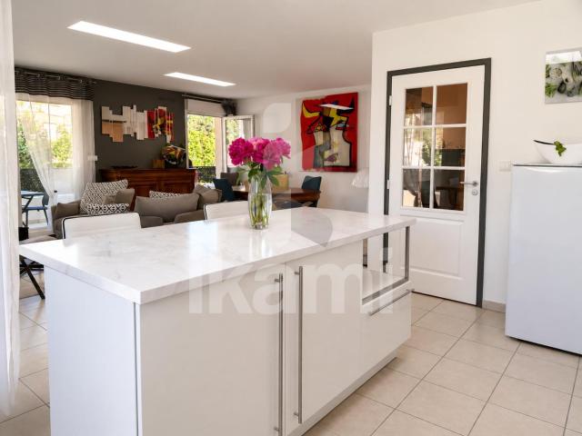 Rare Sur Le Secteur 85 m2 Lumineux Avec 2 Stationnements Dan. 84m² Vienne