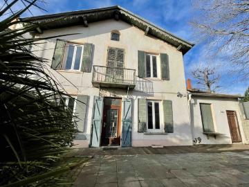 Maison bourgeoise à rénover 6 pièces Coeur de Montchat
