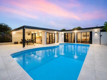 Rare Single Level, Parkside, Pool, Privacy and Flexible Living