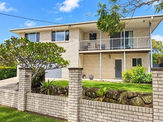 Rare South Tweed Opportunity with Huge Shed, Pool and Development Potential