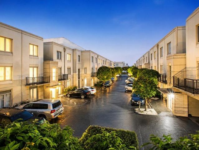 RARE SOUTH YARRA INVESTMENT LONG TERM LEASE + 30 DAYS OWNER USAGE