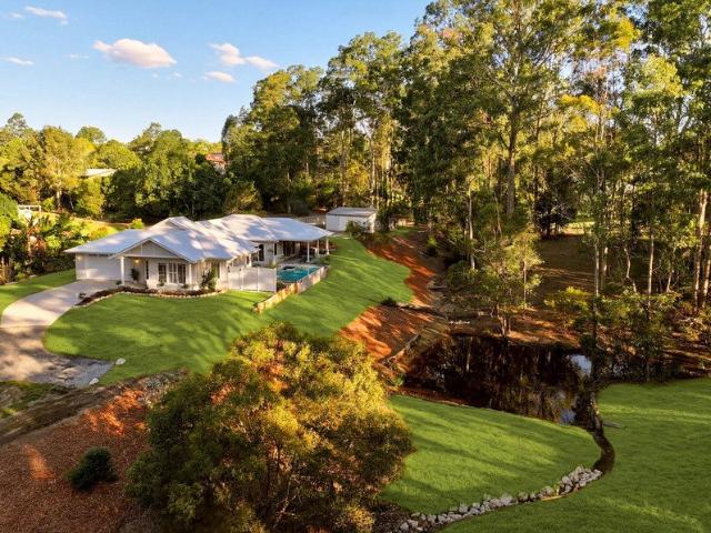 Rare Southside Lifestyle Acreage with Future Growth Potential