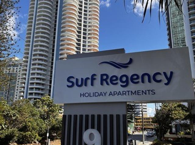 Rare Spacious 1 Bedroom Apartment a Stone's Throw from Surfers Paradise Beach