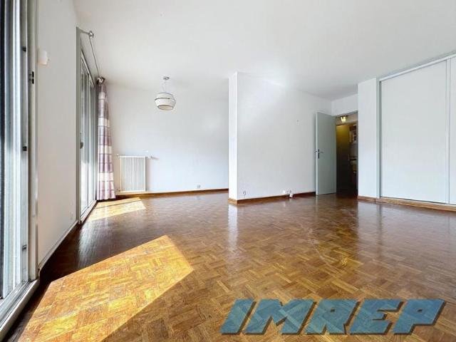 Rare T1 CASTELLANE 1300638.8M2 + Terrasse