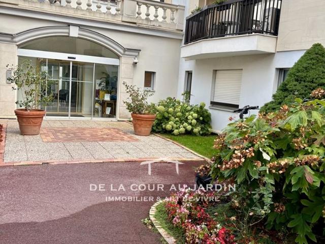 Rare — T3 avec 2 chambres en résidence Domitys, quartier Car. 64m² Bourg la Reine