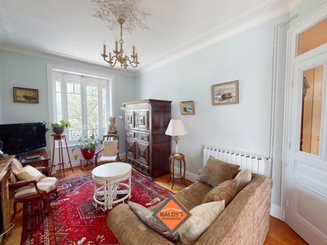 RARE ! T3 lumineux de 77 m2 avec cachet, à deux pas du quart
