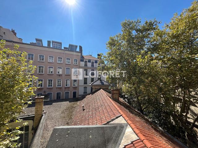 RARE T3 rénové QUARTIER SATHONAY 65.26 m2
