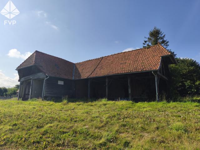 RARE terrain de 5.319m2 avec maison en colombages et dépenda
