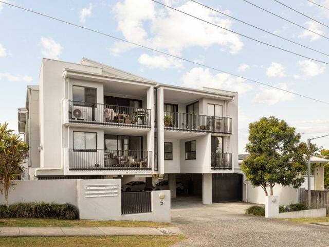 Rare Three Bedroom Apartment in a Boutique Complex