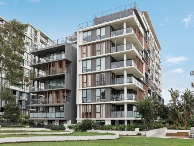 Rare three bedroom apartment in a prized location