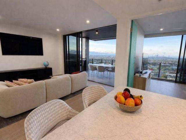 Rare Three+ Bedroom Penthouse Apartment in Lifestyle Location