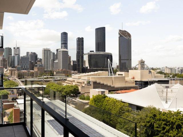 Rare Three Bedroom Residence in the Heart of the Fish Lane Precinct