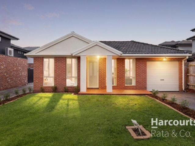 Rare to Find Stylish Villa Living in the Heart of Reservoir