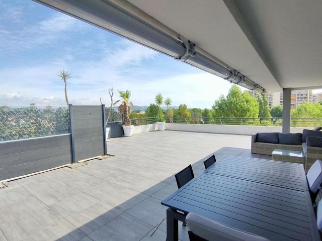 Rare ! Toit Terrasse Avec 2 Garages Fermes 92m² Mandelieu la Napoule