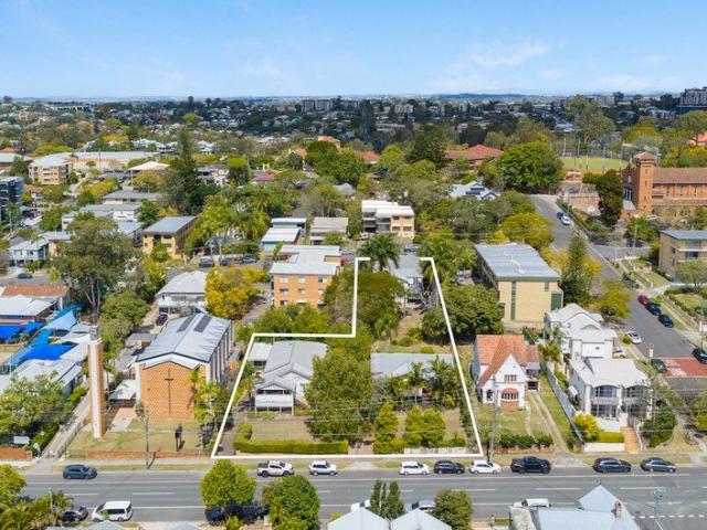 RARE TOOWONG DEVELOPMENT OPPORTUNITY 2,429SQM WITH CITY VIEWS