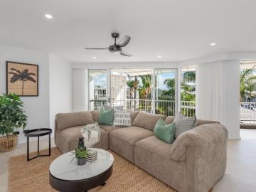 Rare Top Floor End Apartment Fully Renovated 3 Bedroom Home