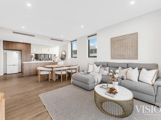 Rare Top Floor Residence | Full North Aspect | Panoramic Views