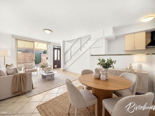Rare Townhouse In Peak Locale