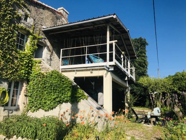 Rare! Un coin de paradis à BRIE, maison en pierre, unique