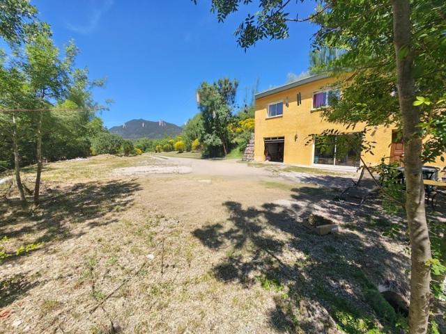 ? Rare ! Villa d'architecte sans vis à vis: Séjour XXL, atelier de 30 m² et vue à 180° sur 3300 m² de nature