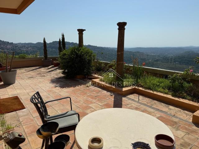 Rare ! Villa Sur Le Toit Avec Piscine / Penthouse Vue Mer. 144m² Magagnosc