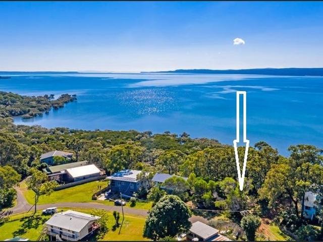 Waterfront Opportunity 1234m2 with Sweeping Views! Island living at its finest! Soil Test Available