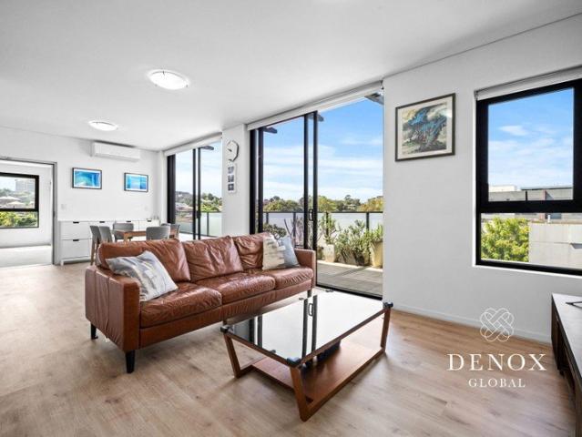 Rare Whole Floor Apartment With An Entertainer's Terrace At Crowle Estate
