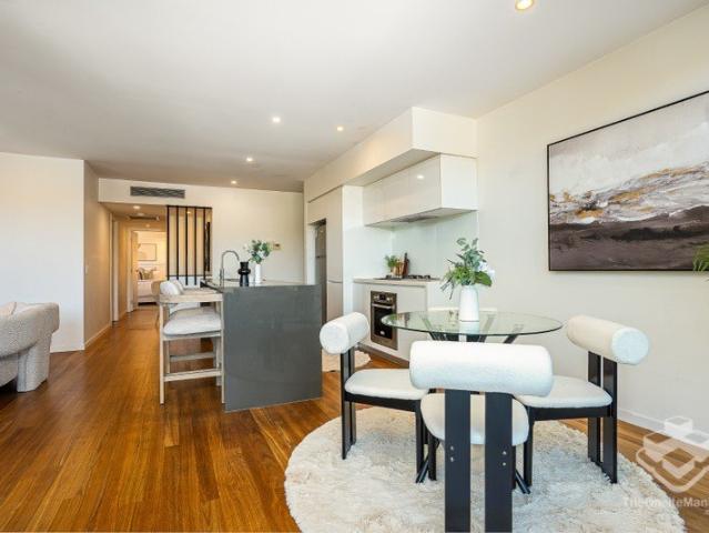 Rare 113sqm Penthouse Apartment Living with Expansive Outdoor Entertaining at St Lucia