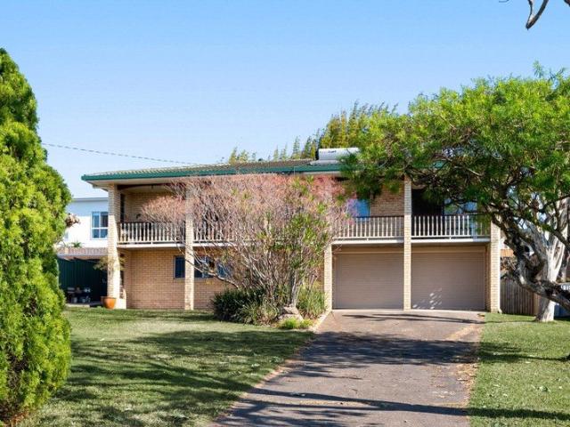 Rare 1201m² Block in the heart of Camp Hill Privacy & City Lights