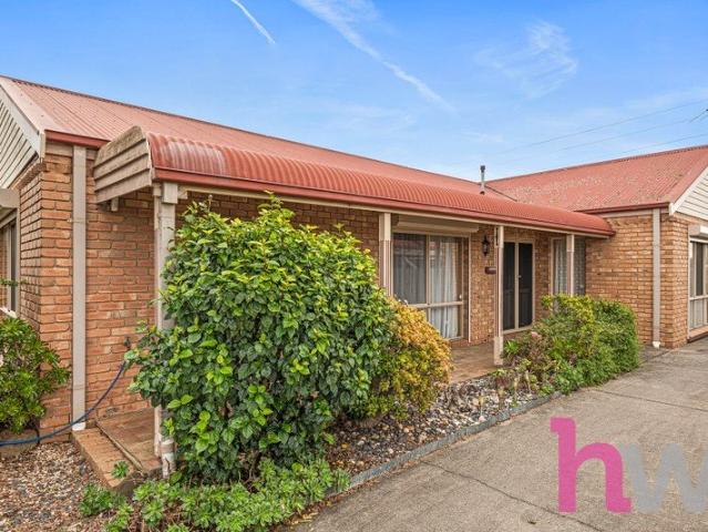 Rare 1240m2 block with huge 6 car garage