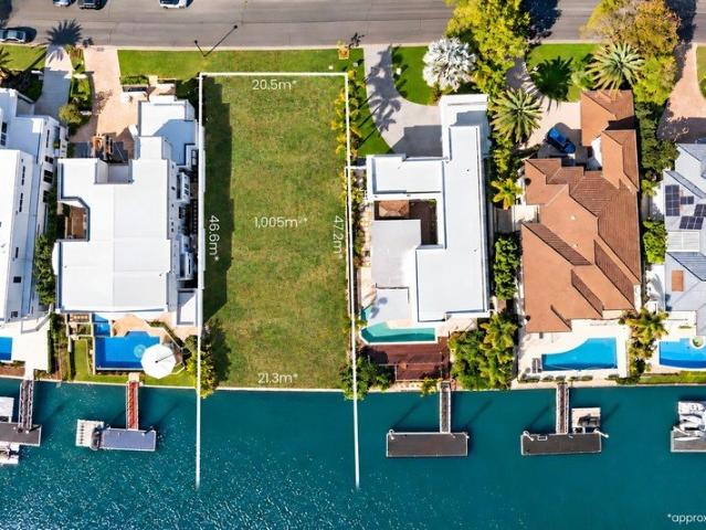 Rare 1,005m² Waterfront Land Exceptional Resort Living