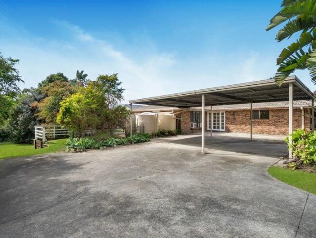 Rare 1,113m2 Block with Space for the Whole Family