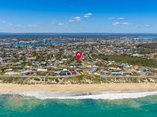 RARE 1,318m2 COASTAL BLOCK