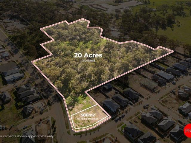 Rare 20 Acre Holding in Growing Huntly