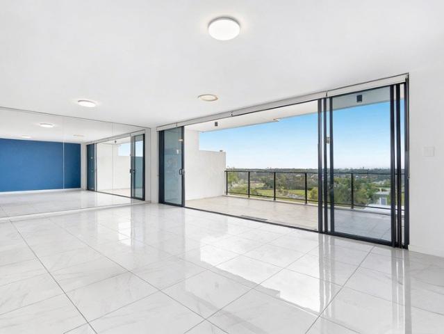 Rare 220sqm Duplex Apartment | 3 Balconies | Skyline Views | Vacant & Move in Ready | Inspect Anytime by Appointment | Move In Ready