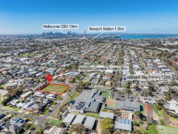 RARE 2,019m² CORNER ALLOTMENT