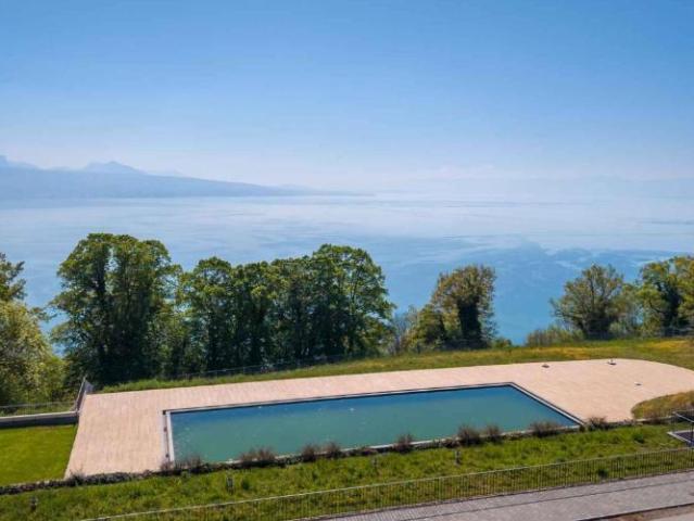Rare! 2.5 Zimmer Wohnung mit grossem Balkon – Obergeschoss – Direkter Blick auf den See
