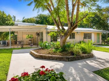 Rare 2,700m²* Retreat Offering Privacy, Space & Endless Possibility