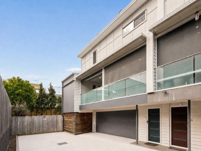 Rare 309sqm Freehold Retreat with Exceptional Outdoor Space