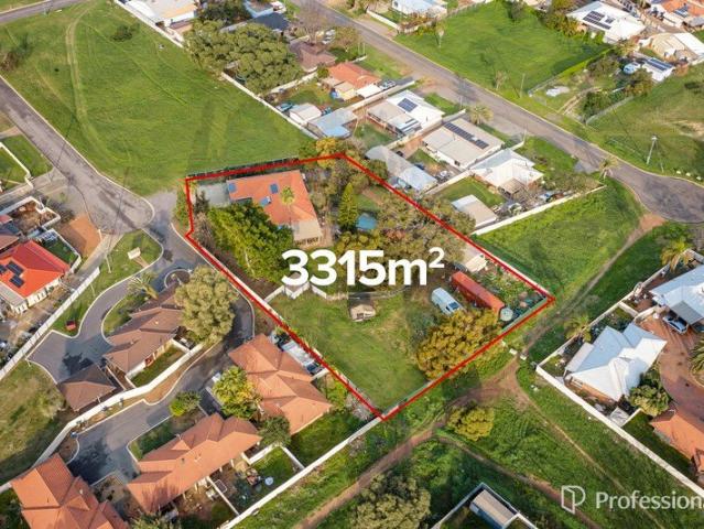 Rare 3,315m² R30 Opportunity Renovated Family Home with Outstanding Development Potential