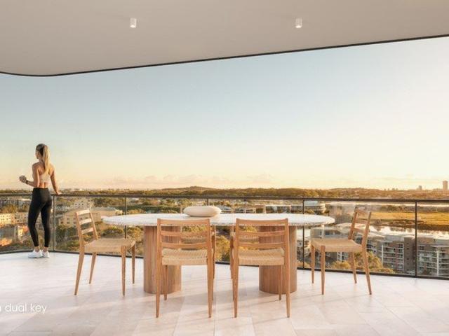 Rare 3 Bed Dual Key Residence with Self Contained Studio & Rooftop Amenities
