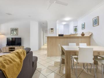 Rare 3 bedroom Dual Key Residential and Tourism Approved Apartment