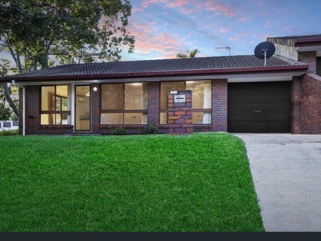 Rare 3 Bedroom Duplex with NO BODY CORPORATE FEES!