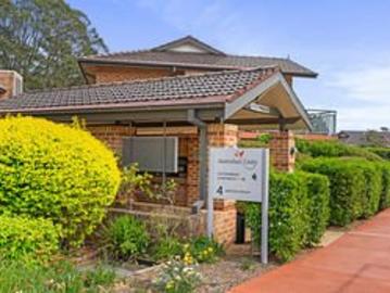 Rare 3 Bedroom Ground Level Unit Close to Everything